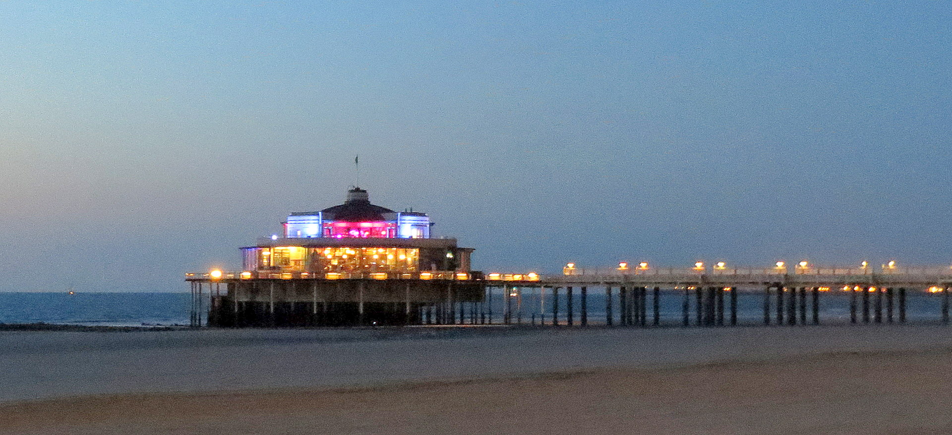 Der Pier by night